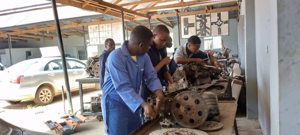 Ufundi Magari na Pikipiki(Auto-Mechanics)