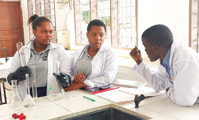 Usaidizi wa Maabara za viwandani(Lab Assistancy)